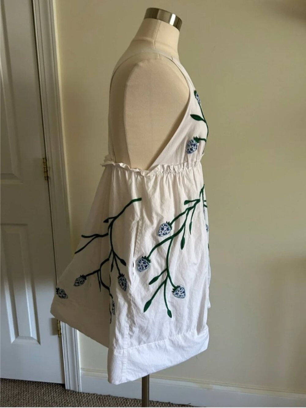 Anthropologie Maeve Fruit Strawberry Embroidered Cotton White Dress size XS - Picture 4 of 9